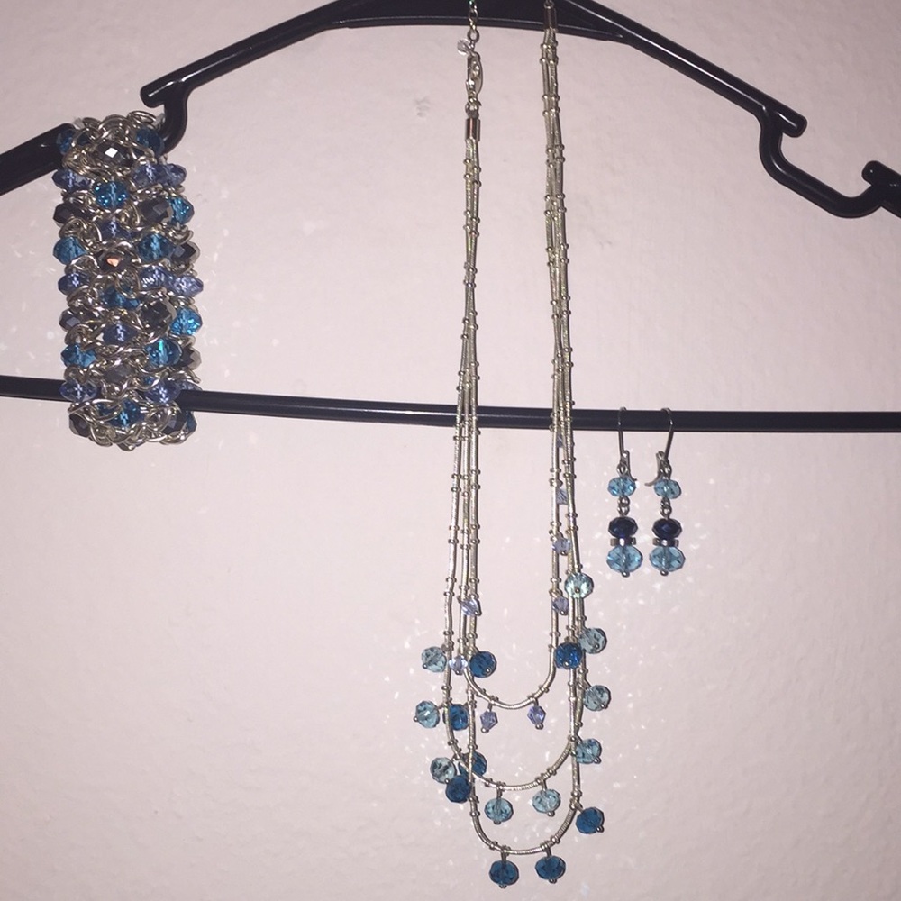 Jewelry set.. necklace, earrings and bracelet